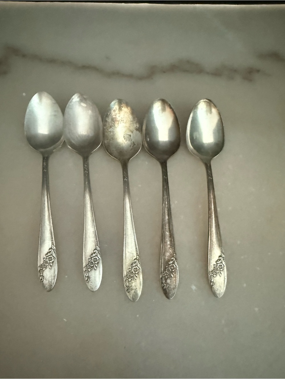 5 Oneida Community Tudor Plate Queen Bess II Teaspoons Vintage